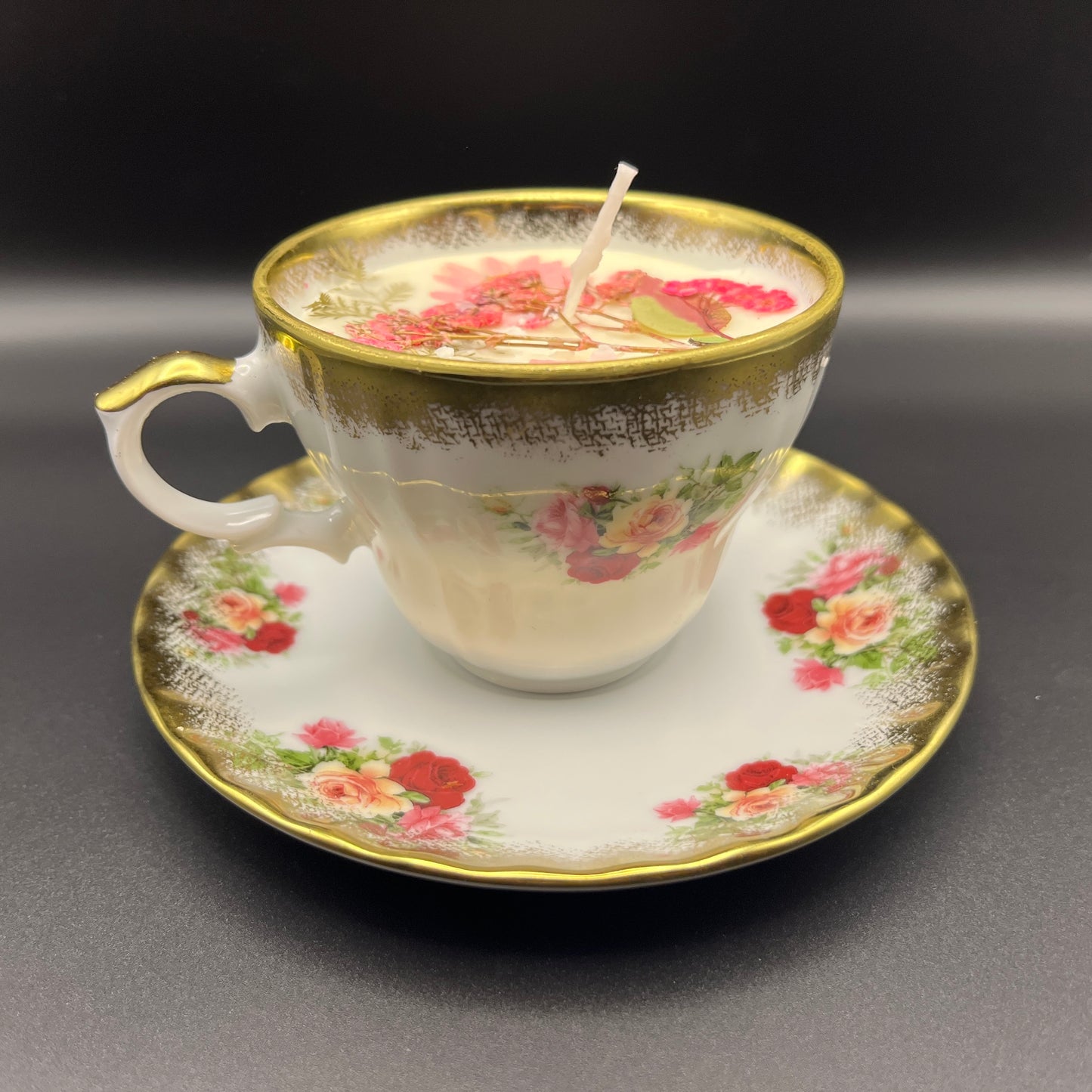 Gold-Rimmed Floral Rose Teacup & Saucer Candle