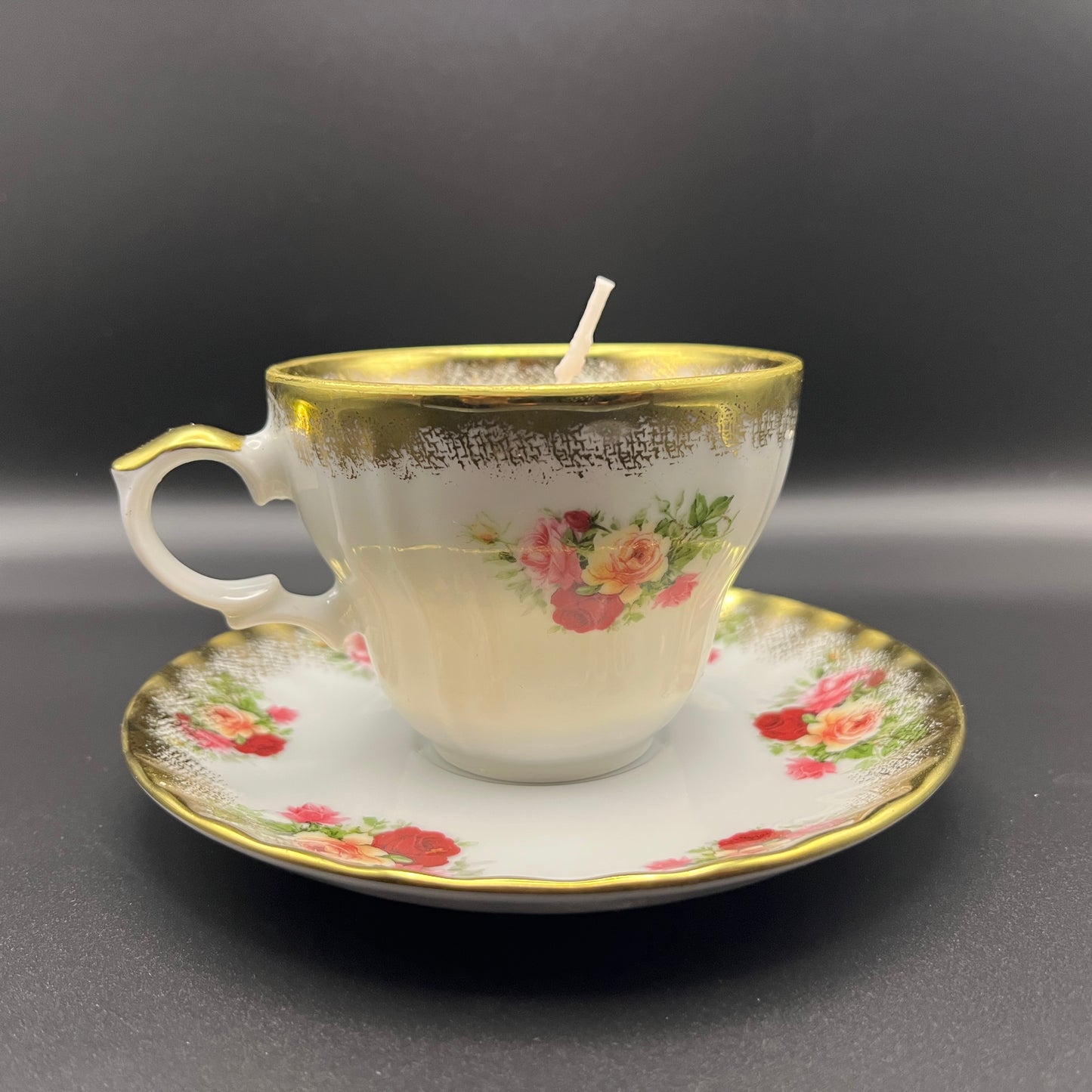 Gold-Rimmed Floral Rose Teacup & Saucer Candle