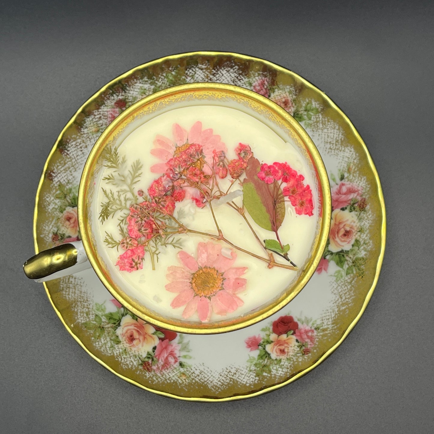 Gold-Rimmed Floral Rose Teacup & Saucer Candle